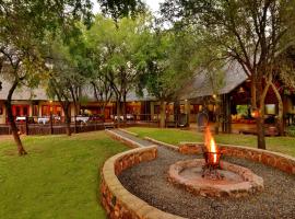 Black Rhino Game Lodge，位于兰斯堡的酒店