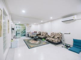 Paradise Found - 4BR, 6 min to Lee Garden，位于合艾的酒店