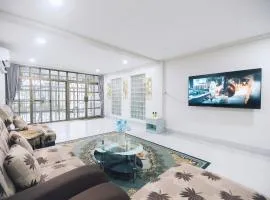4BR Villa, 6min to Lee Garden, 22 PAX - Paradise Found