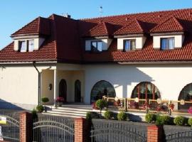 Hotel Sienkiewicz，位于Wieliszew的酒店