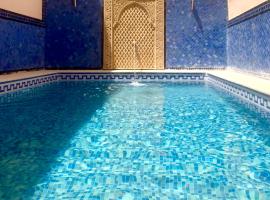 里亚德扎拉阿尔伊斯梅利亚住宿加早餐旅馆，位于梅克内斯的摩洛哥传统庭院