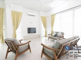 Balik Pulau 6BR Comfort Home Villa，位于浮罗山背的带停车场的酒店