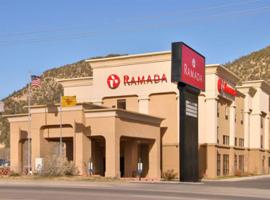 Ramada Ruidoso Downs，位于鲁伊多索唐斯的酒店
