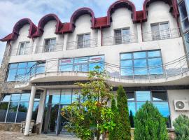 Hotel IMPERYUM，位于巴亚马雷Baia Mare International Airport - BAY附近的酒店