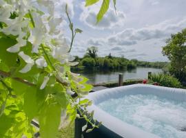 Gîte "Au Bord de l'Eau"，位于La Force的酒店