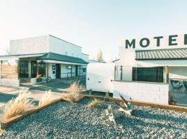 Mellow Moon Lodge，位于Del Norte的汽车旅馆