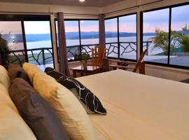 Love Cabin - Arenal Volcano & Lake views，位于El Fosforo的度假短租房
