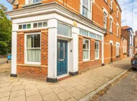 Host & Stay - Coastal Retreat