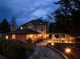 Hotel Villa Weiße，位于卡门茨的酒店