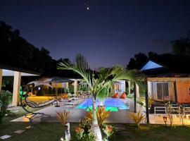 Pool Villa, Resort, Mae Ramphueng Beach, Ban Phe, Rayong, Residence M Thailand，位于Ban Chamrung罗勇水族馆附近的酒店