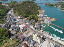 misora 合津港近く松島の自然と海を満喫できる平屋の貸切別荘，位于上天草的酒店