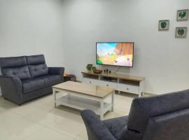 Sakura homestay 5 bedrooms - Spring Lopeng 14 pax，位于米里的别墅