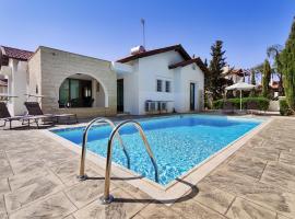 Ayia Napa Villa with private pool，位于阿依纳帕的别墅