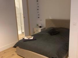 Joli studio centre village，位于朗贝斯克的酒店