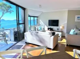 Tranquil Escape - Koala Hotspot - 2 Bed 2 Bath Apt Spectacular Sea Views