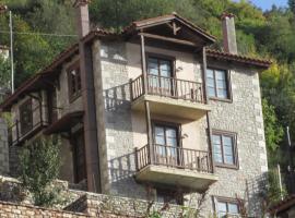 Villa Korfes-Κορφές Τριώροφη Βίλα για Οικογένειες και Παρέες，位于卡尔派尼西翁的度假屋