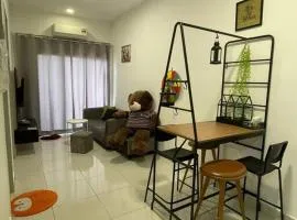 HomeFeel Netflix Youtube Free WiFi and Parking - MSuite at Bandar Manjalara, Near to DesaPark, Arkadia, One Utama, Kepong, Sri Damansara, Kota Damansara, Kuala Lumpur