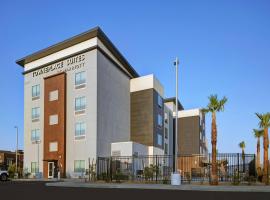 TownePlace Suites by Marriott Phoenix Glendale Sports & Entertainment District，位于格伦代尔凤凰城大学体育馆附近的酒店