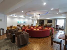 SpringHill Suites by Marriott Savannah Midtown，位于萨凡纳Windsor Forest Shopping Center附近的酒店