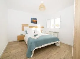 Apartamentos turísticos Praia de Seselle, terraza y jardín a un paso de la playa