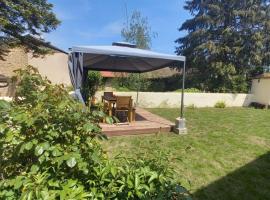 Gîte des Pleiades，位于Villemoirieu的酒店