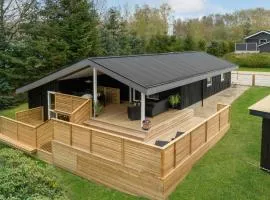 Cozy Home In Fårvang With Wifi