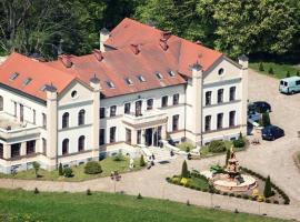 HOTEL - Pałac Słonowice，位于Brzeżno的酒店