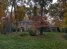 Charming mountain view country house，位于柴郡的酒店
