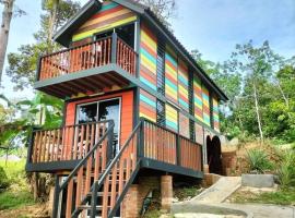 CHALET COBEK D' RUMAH BONDA RIVER VIEW，位于Kampong Senawar的酒店