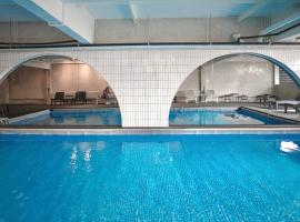 E11 Hotel - BTS Punnawithi，位于帕卡农区的酒店