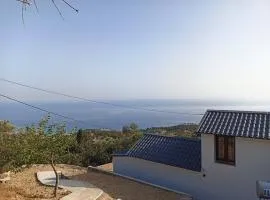 Aloni Cottage above Aegean Sea