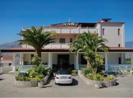 Hotel Vallisdea，位于萨拉孔西利纳的酒店