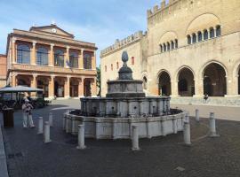 A CASA CAVOUR centro storico Rimini di fronte al Teatro Galli，位于里米尼卡福尔广场附近的酒店