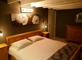 Au coquelicot : gîte cosy pour 8 pers. avec jardin，位于阿特的酒店