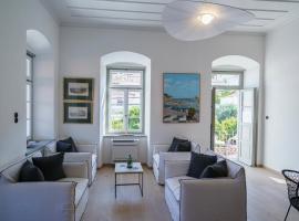 LIVIN Hydra Legacy Suite，位于伊兹拉的公寓式酒店