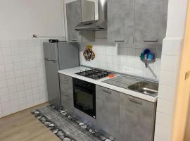 Appartamento a Monfalcone, con parcheggio gratuito，位于蒙法尔科内的酒店