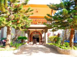 Hotel & Restaurante El Principe，位于Quebrada Honda的酒店