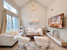 Luxurious 2-bedrooms in Redwood + free parking，位于红木城的酒店
