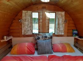 Campingfass Almtal，位于Scharnstein的豪华帐篷