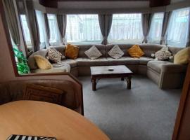 Beautiful 2 bedroomed mobile home，位于阿伯里斯特威斯的度假园