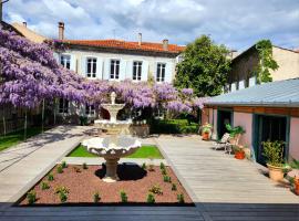 Maison centre historique Le Préau saint Jacques，位于卡斯特尔的酒店