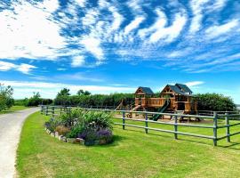 Pentire Coastal Holiday Park，位于布德的酒店