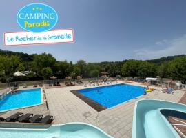 Camping Paradis le Rocher de la Granelle，位于勒比格的露营地