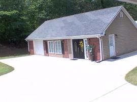 A Peaceful Hidden Treasure in Oxford GA，位于科尼尔斯的酒店
