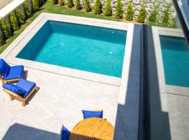 Lovely Villa with Private Pool in Alacati Cesme，位于阿拉恰特的乡村别墅