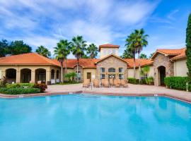 Florida Vacation Condo - No Resort Fees，位于基西米冠军门高尔夫俱乐部附近的酒店