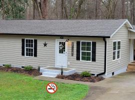 Walkable Waxhaw，位于Marvin的酒店