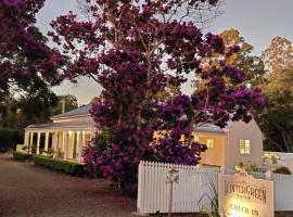 WinterGreen Manor at Maleny，位于马莱尼的住宿加早餐旅馆