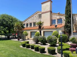 Suites North Richland Hills TX，位于北里奇兰希尔斯的酒店