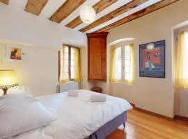 Historic old town apartment in Sion